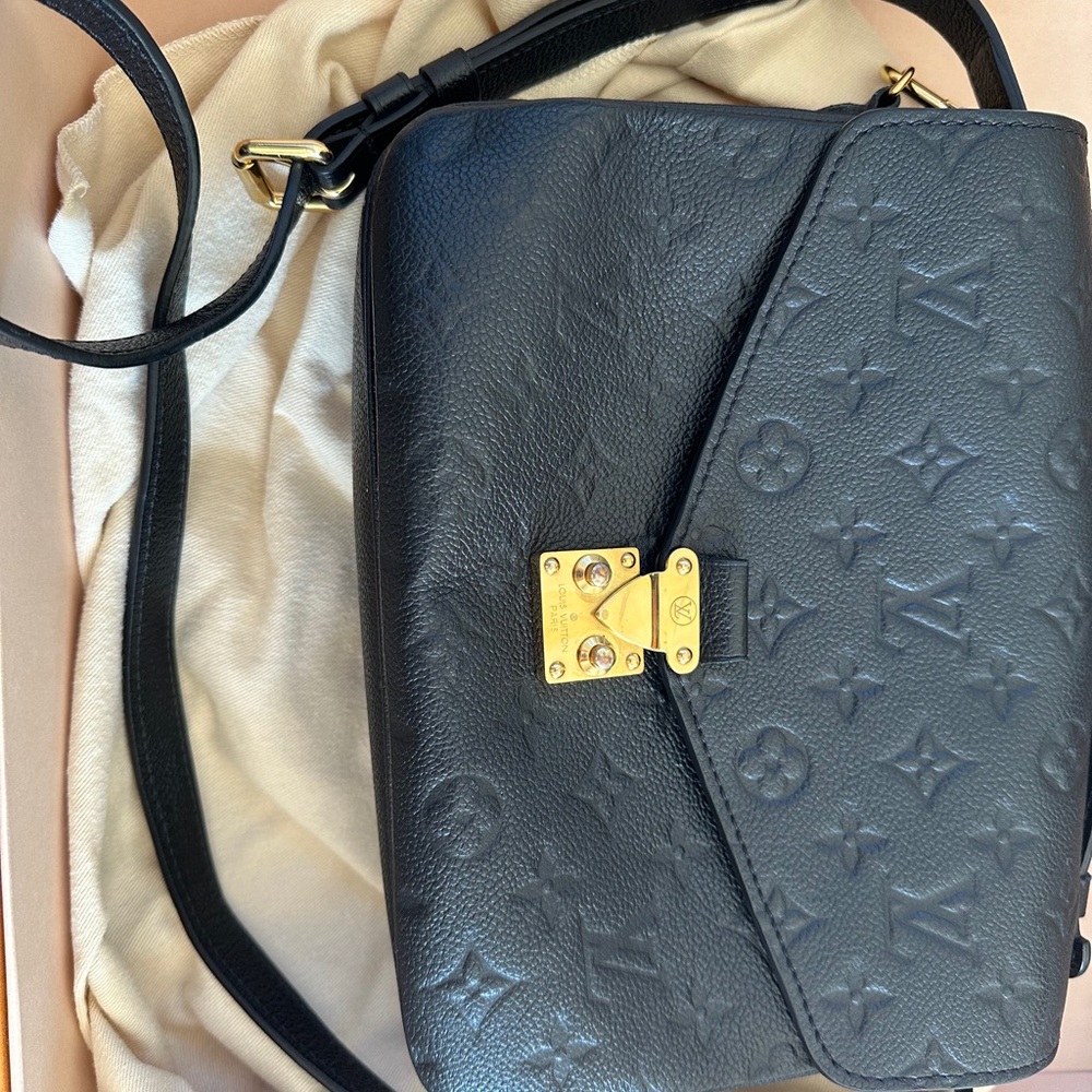 Pochette Métis 
Monogram Empreinte Leather - Black - Picture 3 of 12